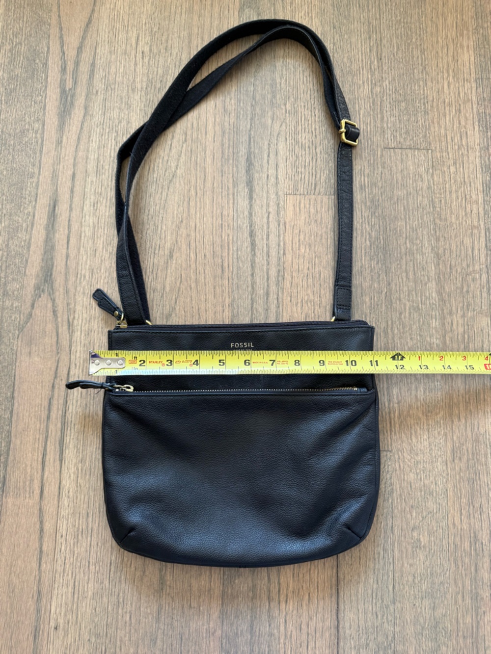 Fossil Black Pebbled Leather Crossbody Purse with Gold Hardware - Picture 8 of 9